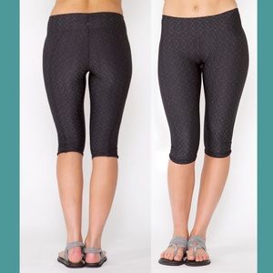 Prana knee-length textured  "Misty Knicker" leggings size small